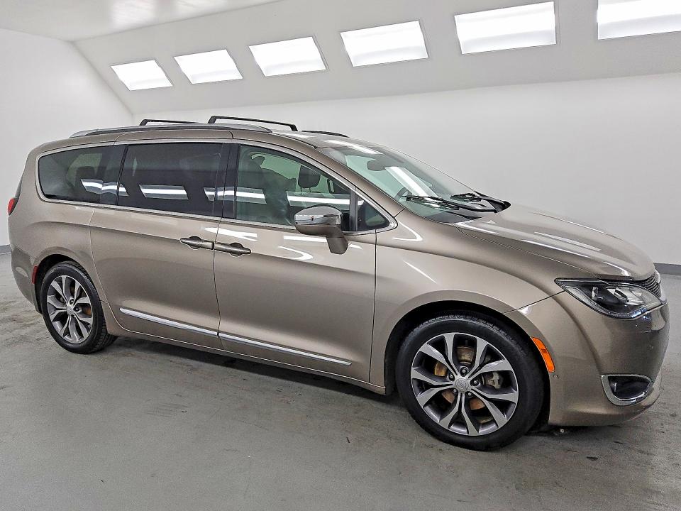 Продаж на аукціоні авто 2018 Chrysler Pacifica, vin: 2C4RC1GG5JR116406, номер лоту: 79306615