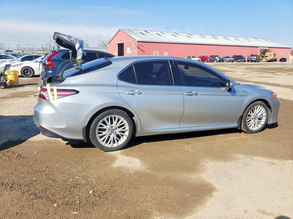 2018 Toyota Camry მანქანა იყიდება აუქციონზე, vin: 4T1B11HK6JU500526, აუქციონის ნომერი: 41947316