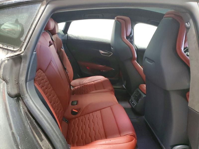 46683906 :رقم المزاد ، WAUBHBFW0N7902202 vin ، 2022 Audi Rs E-tron Gt مزاد بيع