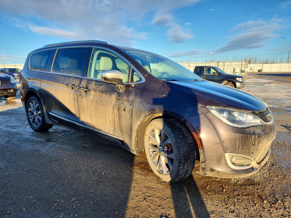 46355856 :رقم المزاد ، 2C4RC1GG5HR599308 vin ، 2017 Chrysler Pacifica مزاد بيع