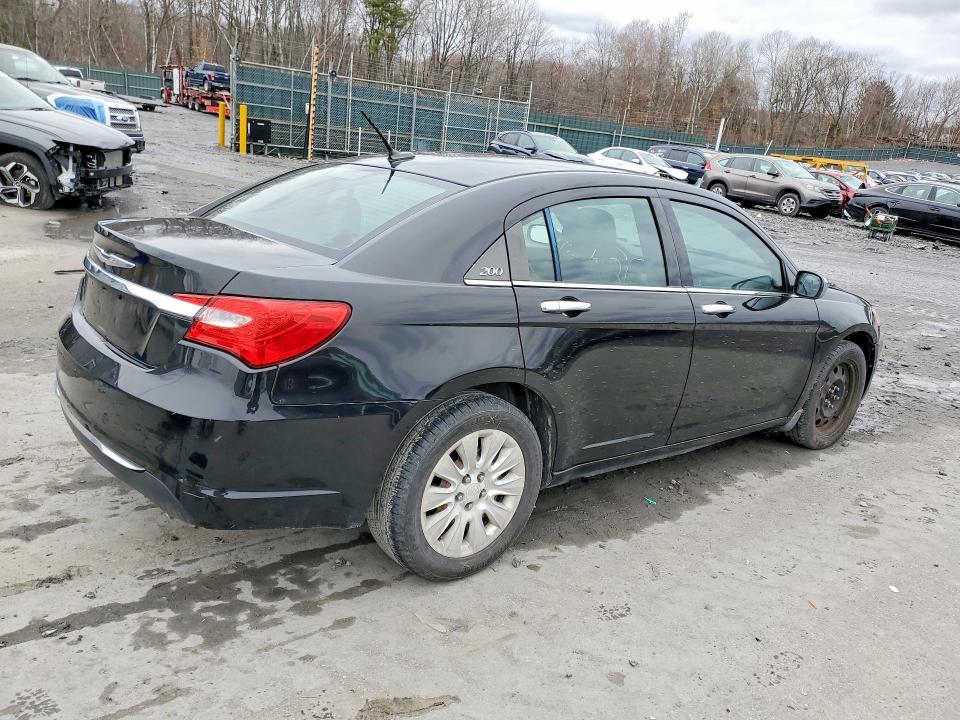 45679796 :رقم المزاد ، 1C3CCBCG3DN738557 vin ، 2013 Chrysler 200 مزاد بيع