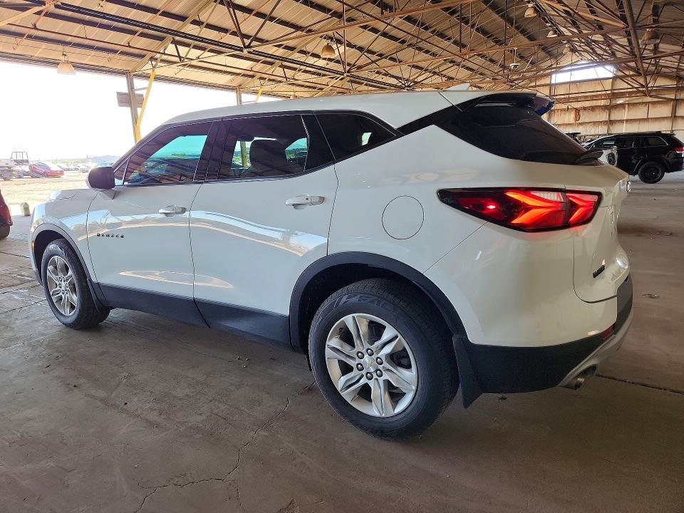 46448476 :رقم المزاد ، 3GNKBBRA8MS585636 vin ، 2021 Chevrolet Blazer مزاد بيع