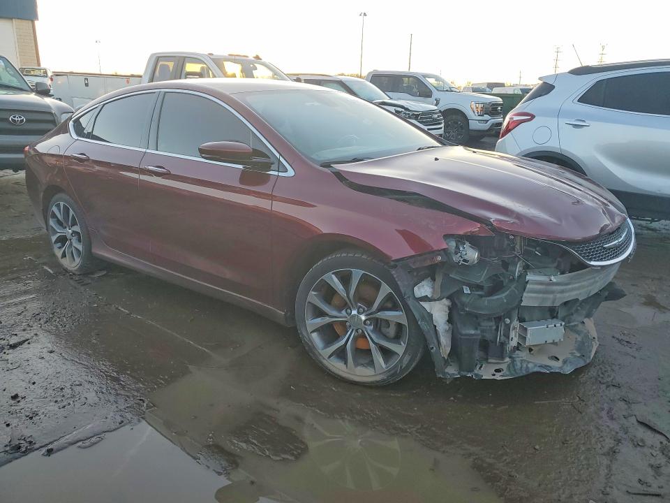41818296 :رقم المزاد ، 1C3CCCCB6FN560298 vin ، 2015 Chrysler 200 مزاد بيع