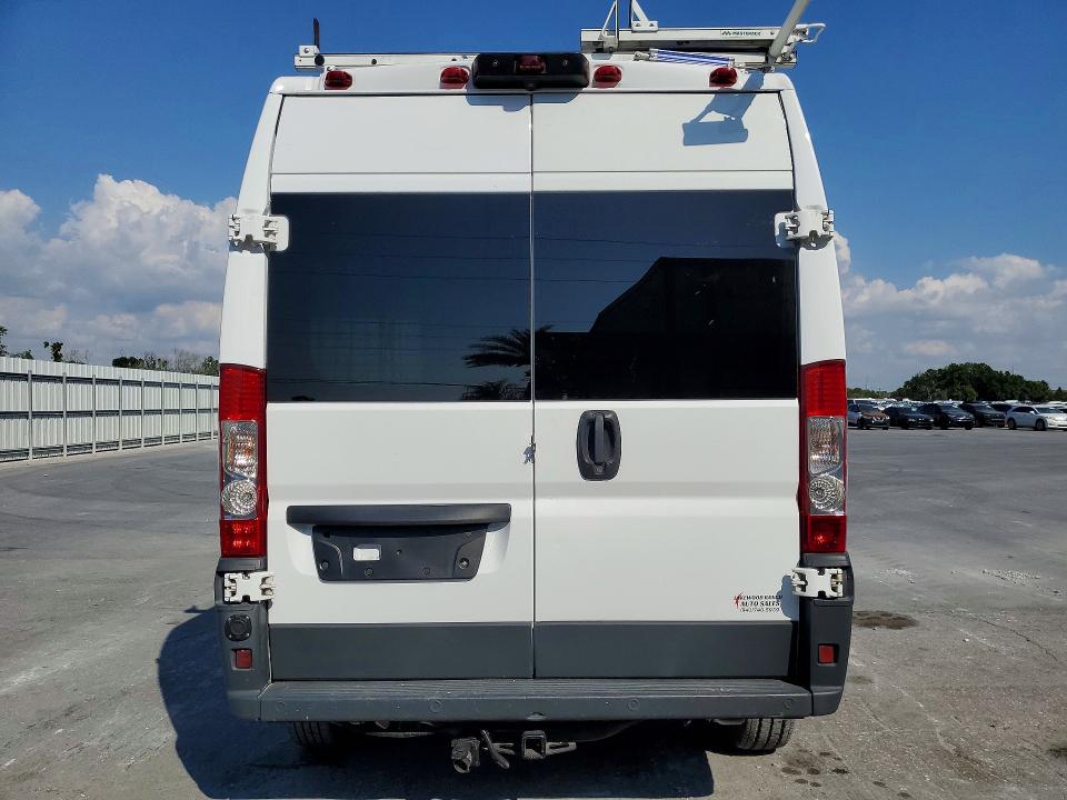 46722796 :رقم المزاد ، 3C6TRVDG3JE156721 vin ، 2018 Ram Promaster 2500 مزاد بيع