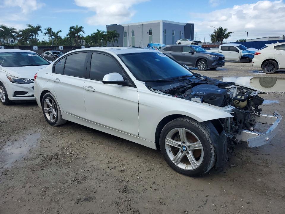 47068646 :رقم المزاد ، WBA3A5G52DNP25100 vin ، 2013 Bmw 328 مزاد بيع