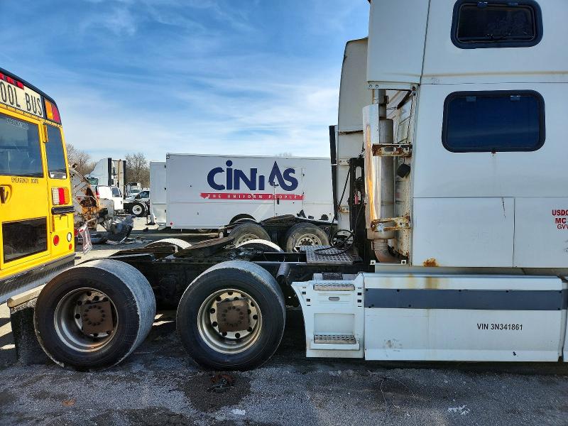 47058206 :رقم المزاد ، 4V4NC9TJX3N341861 vin ، 2003 Volvo Vnl مزاد بيع