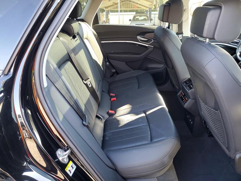 Продаж на аукціоні авто 2019 Audi E-tron, vin: WA1LAAGE4KB024692, номер лоту: 46933976