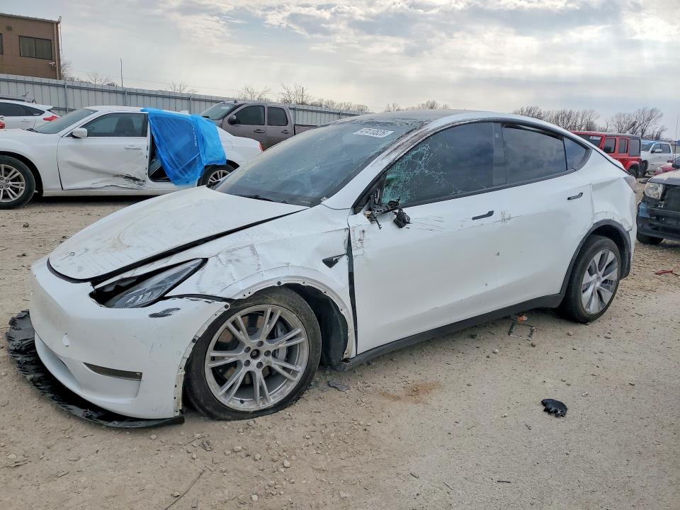 Продажа на аукционе авто 2022 Tesla Model Y, vin: 7SAYGAEE8NF360573, номер лота: 47410826