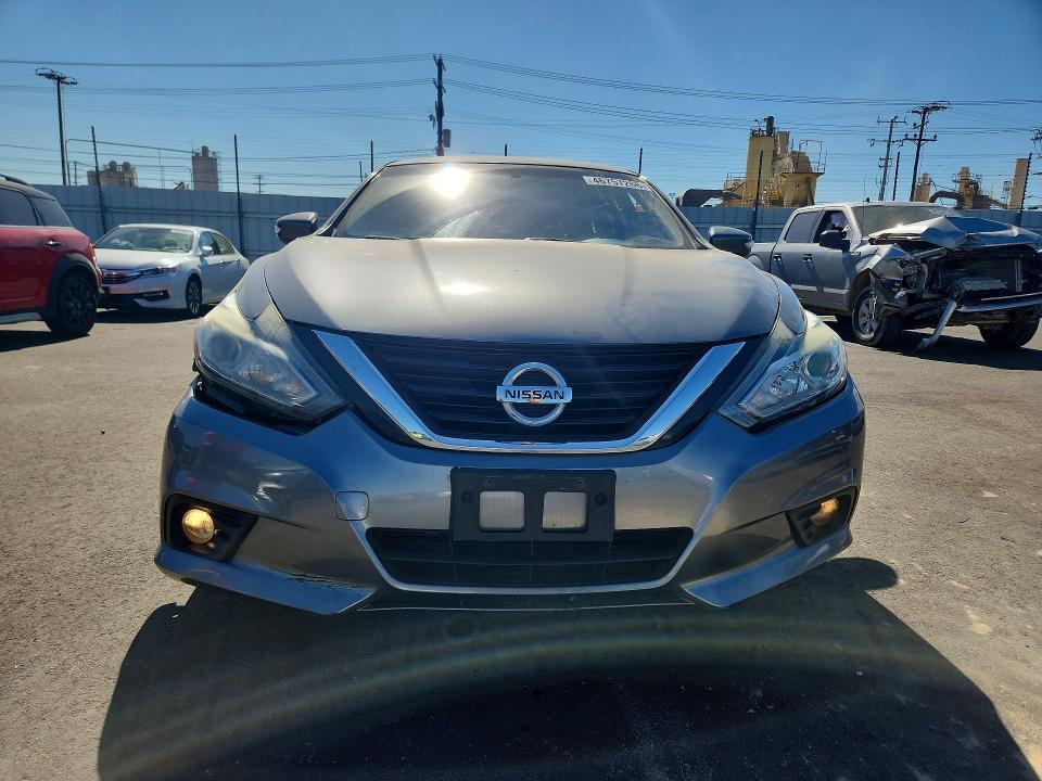 2017 Nissan Altima მანქანა იყიდება აუქციონზე, vin: 1N4AL3AP3HC241771, აუქციონის ნომერი: 46757266