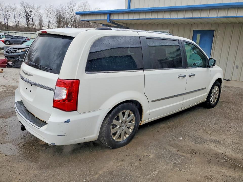 45756346 :رقم المزاد ، 2A4RR6DG1BR667329 vin ، 2011 Chrysler Town & Country مزاد بيع
