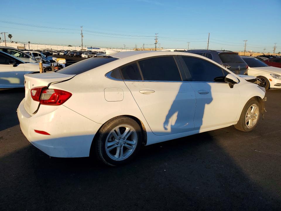 46321936 :رقم المزاد ، 1G1BE5SM9J7192253 vin ، 2018 Chevrolet Cruze مزاد بيع