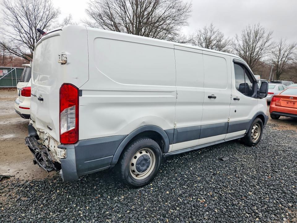 41622206 :رقم المزاد ، 1FTNE1ZM1FKA96320 vin ، 2015 Ford Transit مزاد بيع
