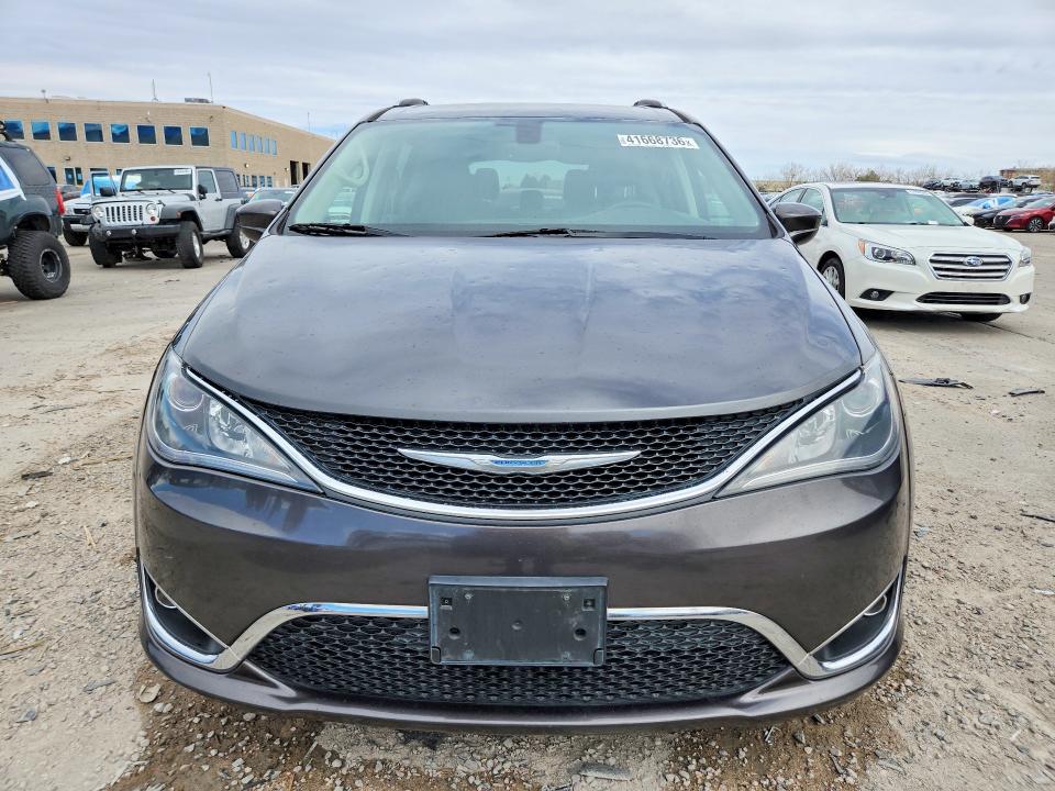 41668736 :رقم المزاد ، 2C4RC1EG1JR149955 vin ، 2018 Chrysler Pacifica مزاد بيع