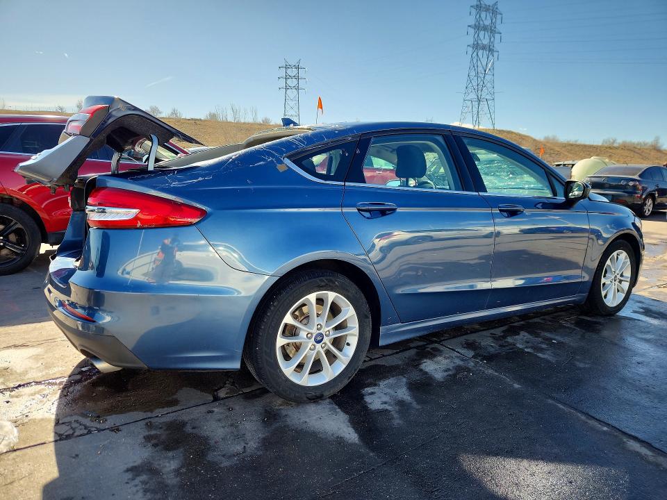 47432196 :رقم المزاد ، 3FA6P0HD0KR172017 vin ، 2019 Ford Fusion مزاد بيع