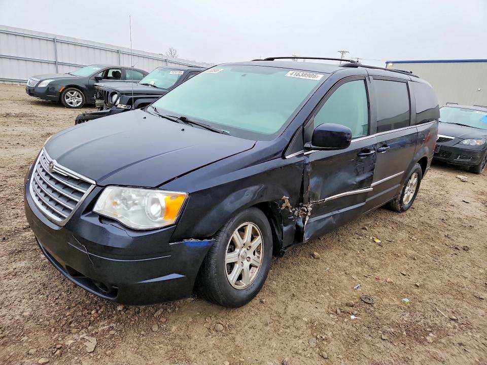 2010 Chrysler Town & Country მანქანა იყიდება აუქციონზე, vin: 2A4RR5D14AR415384, აუქციონის ნომერი: 41638986