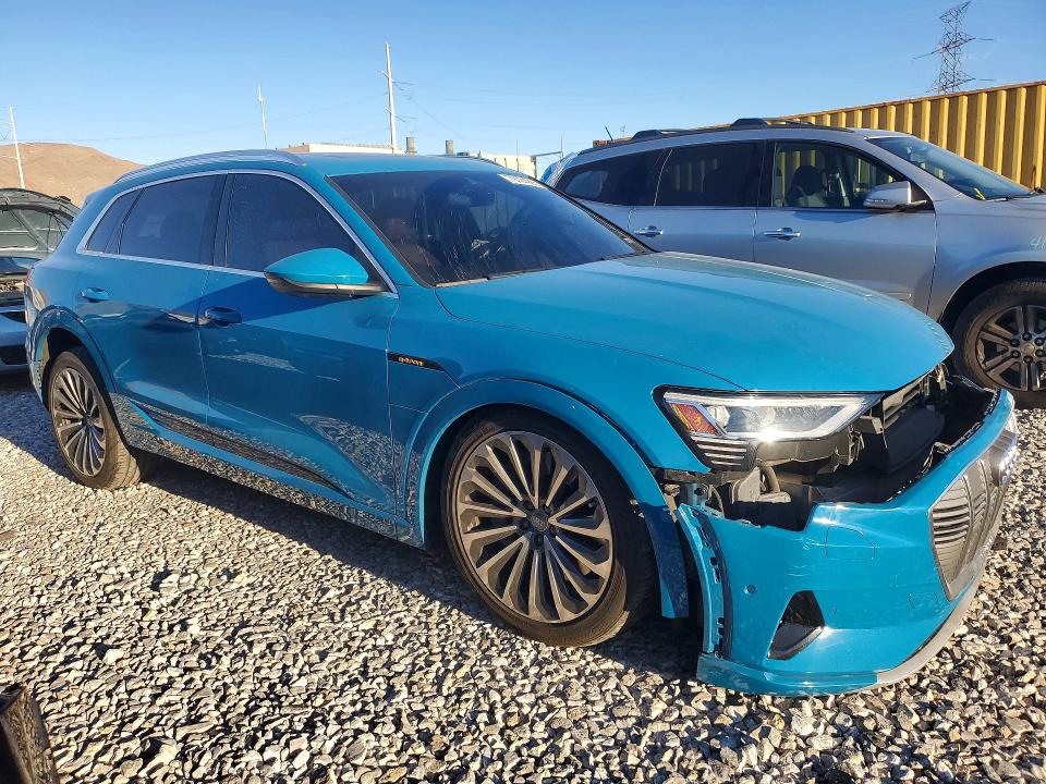 Продаж на аукціоні авто 2019 Audi E-tron, vin: WA1VABGE8KB022040, номер лоту: 79124965