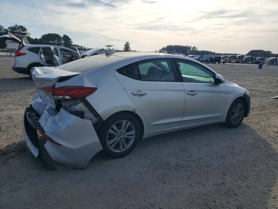 2017 Hyundai Elantra მანქანა იყიდება აუქციონზე, vin: KMHD84LF3HU203532, აუქციონის ნომერი: 79161895
