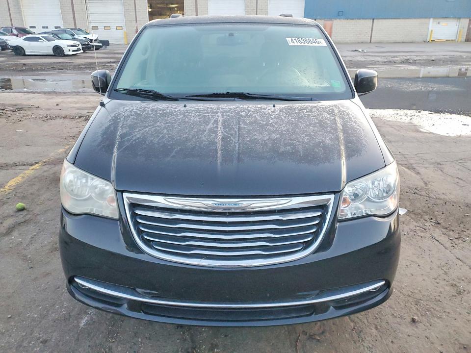 2015 Chrysler Town & Country მანქანა იყიდება აუქციონზე, vin: 2C4RC1BG1FR710683, აუქციონის ნომერი: 41636846