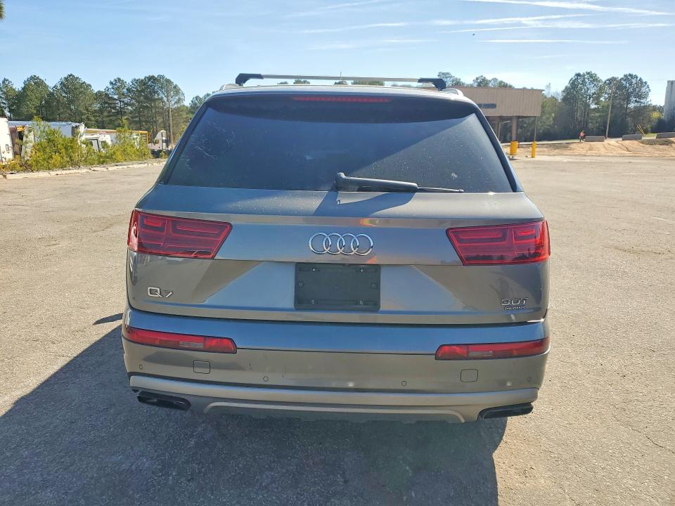 46680006 :رقم المزاد ، WA1VAAF7XHD033891 vin ، 2017 Audi Q7 مزاد بيع