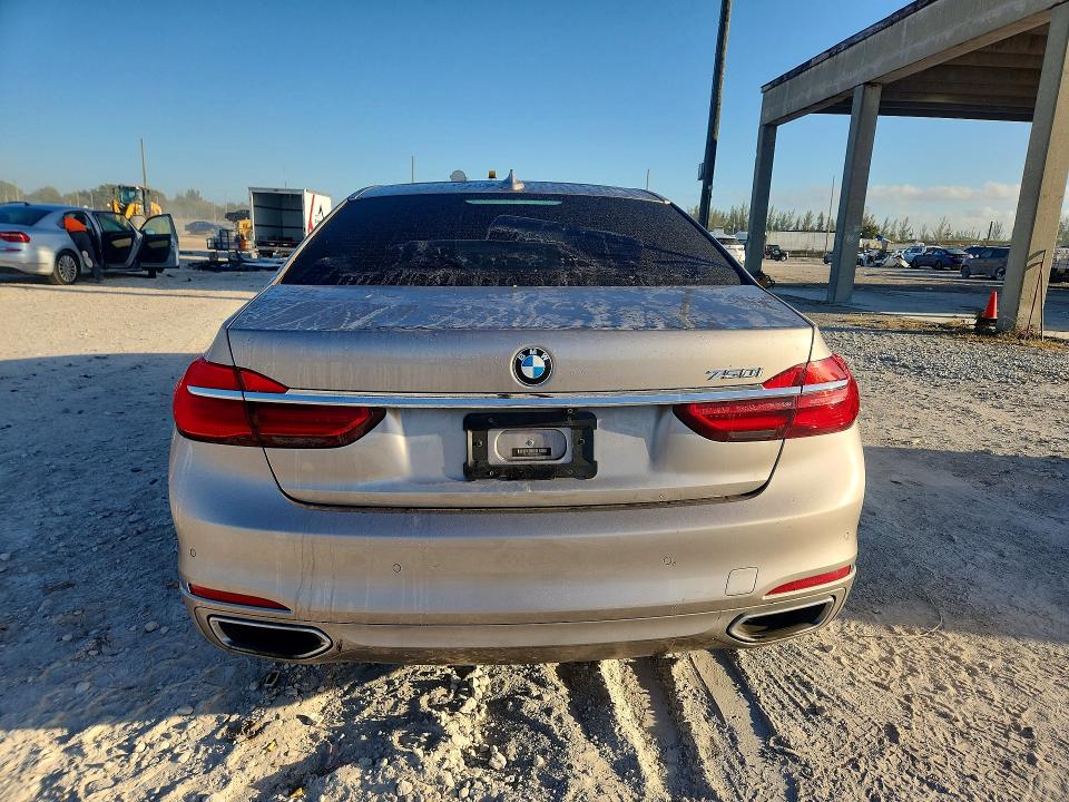 2018 Bmw 750 მანქანა იყიდება აუქციონზე, vin: WBA7F0C5XJGM23422, აუქციონის ნომერი: 45669776