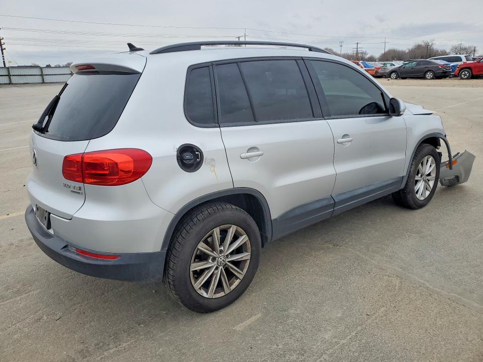 Продажа на аукционе авто 2015 Volkswagen Tiguan, vin: WVGBV7AX9FW504966, номер лота: 42074746