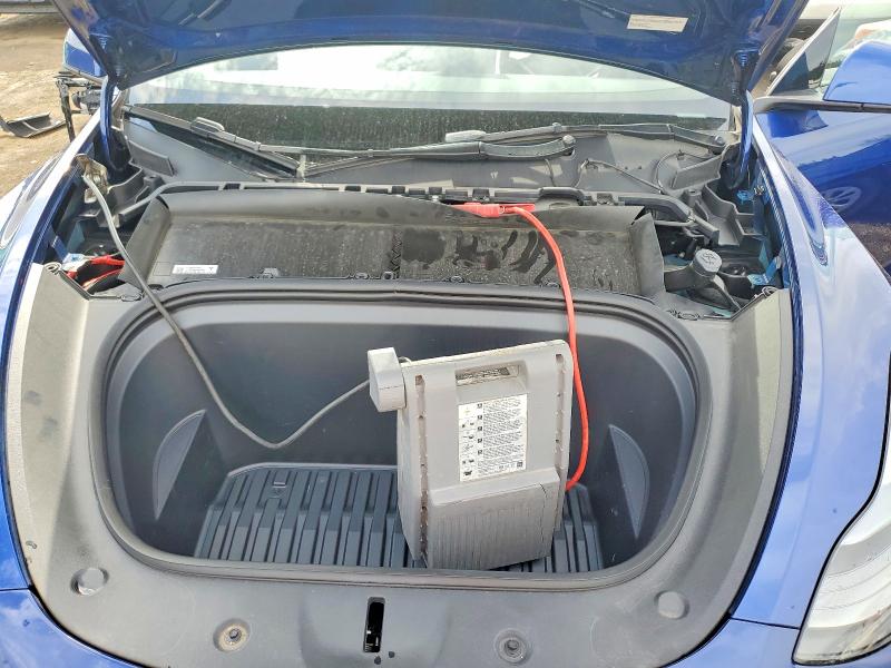 2024 Tesla Model Y მანქანა იყიდება აუქციონზე, vin: 7SAYGDEE0RA228685, აუქციონის ნომერი: 41639266