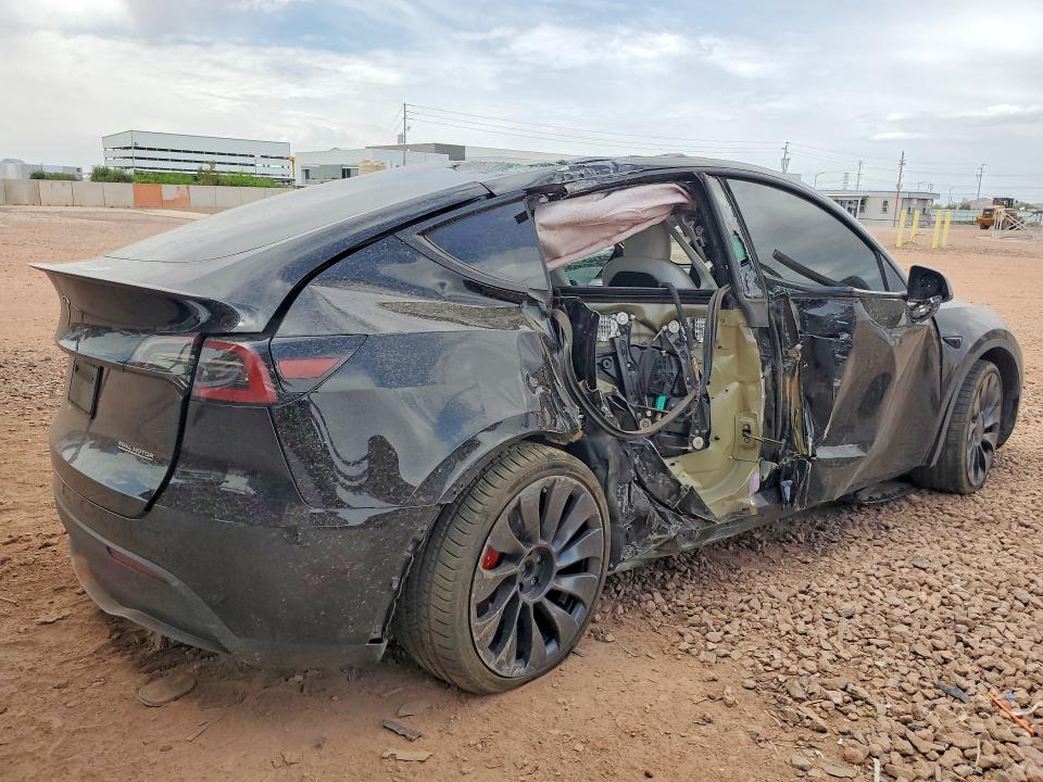 48269186 :رقم المزاد ، 7SAYGDEF0PF660055 vin ، 2023 Tesla Model Y مزاد بيع