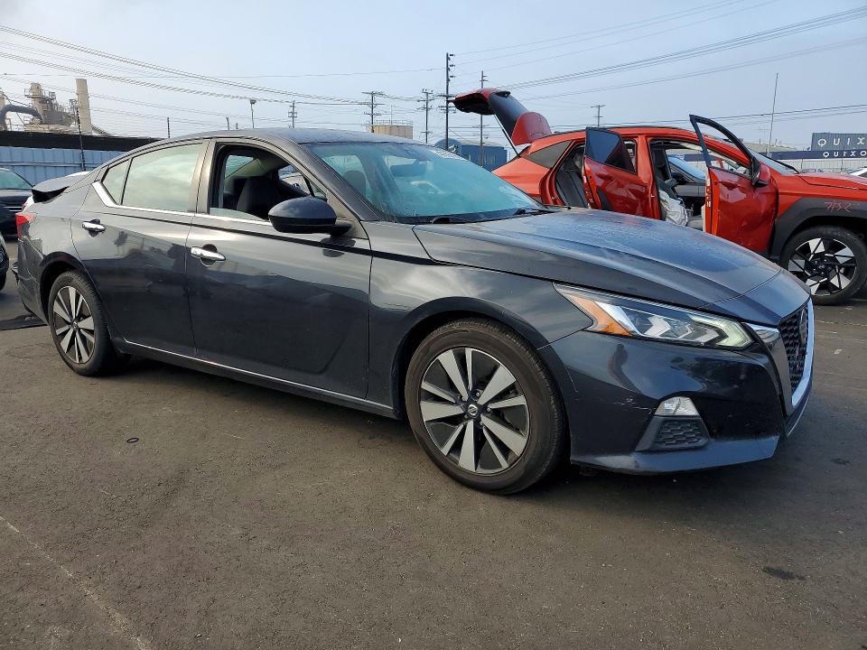 Продажа на аукционе авто 2022 Nissan Altima, vin: 1N4BL4DV4NN402374, номер лота: 47305196