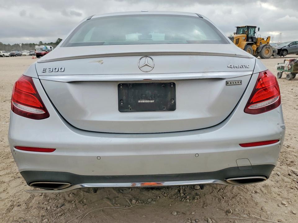 41591916 :رقم المزاد ، WDDZF4KB8HA056744 vin ، 2017 Mercedes-benz E مزاد بيع