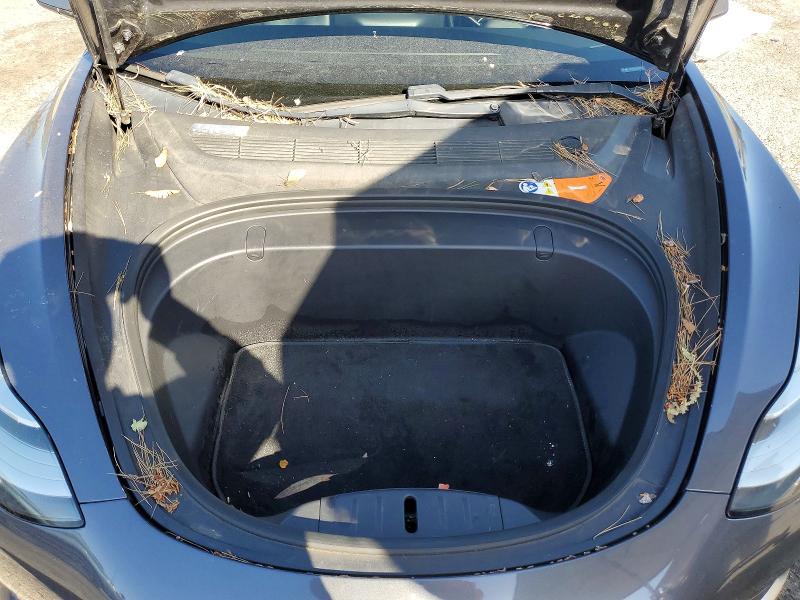 78447325 :رقم المزاد ، 5YJ3E1EA0JF010892 vin ، 2018 Tesla Model 3 مزاد بيع