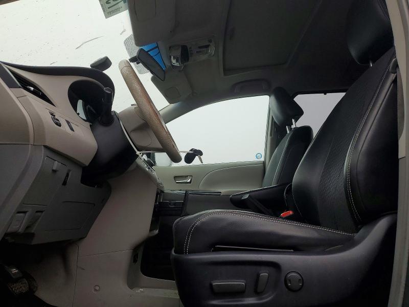 79784385 :رقم المزاد ، 5TDXK3DC2BS109509 vin ، 2011 Toyota Sienna مزاد بيع