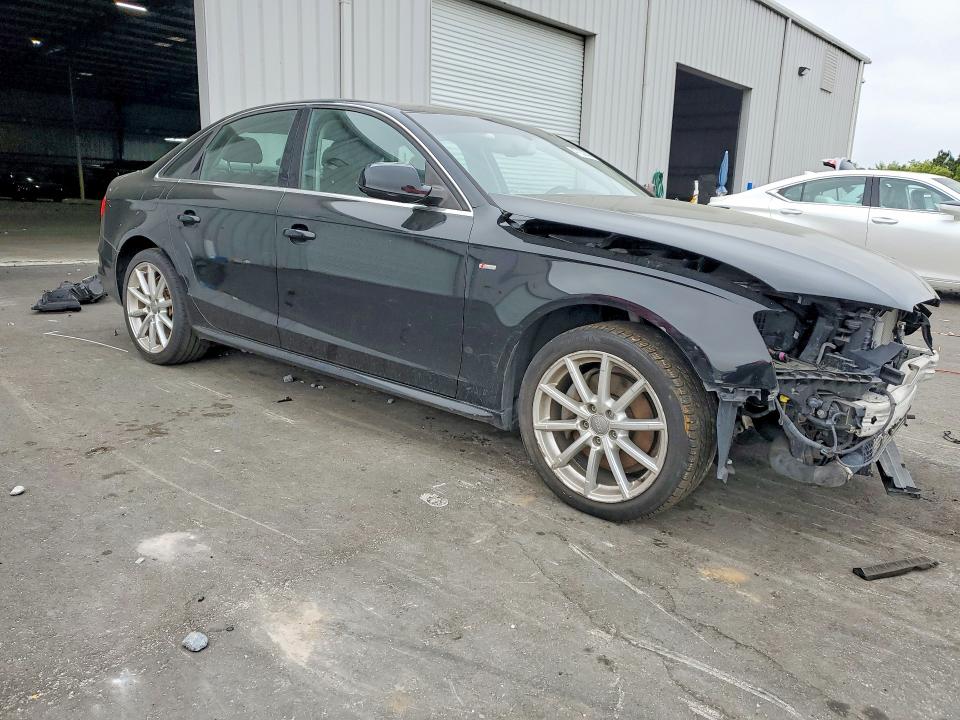 47232636 :رقم المزاد ، WAUEFAFLXFN038002 vin ، 2015 Audi A4 مزاد بيع