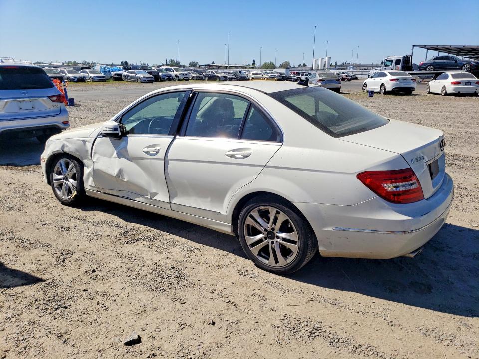 2012 Mercedes-benz C მანქანა იყიდება აუქციონზე, vin: WDDGF8BB2CR199861, აუქციონის ნომერი: 46056546