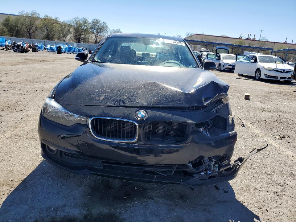 45782806 :رقم المزاد ، WBA8A9C34HAC99766 vin ، 2017 Bmw 320 مزاد بيع