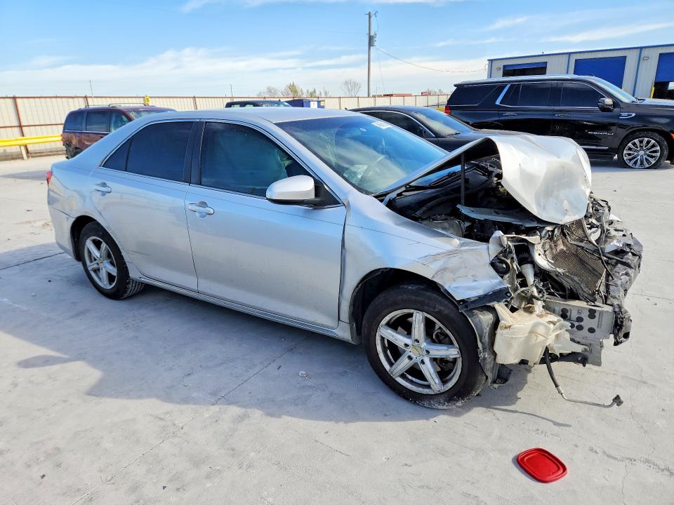 46656286 :رقم المزاد ، 4T4BF1FK8ER442886 vin ، 2014 Toyota Camry مزاد بيع