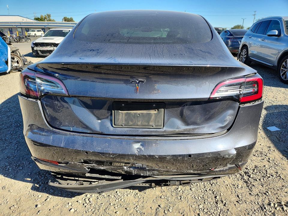 45871436 :رقم المزاد ، 5YJ3E1EB9NF276250 vin ، 2022 Tesla Model 3 مزاد بيع