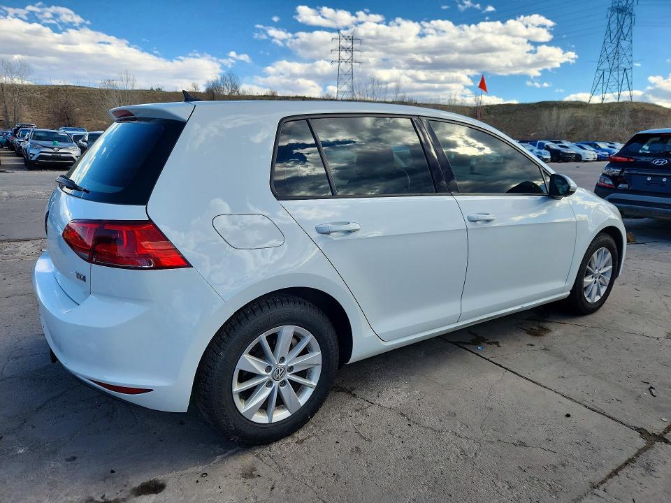 47131126 :رقم المزاد ، 3VWRA7AU2FM050853 vin ، 2015 Volkswagen Golf مزاد بيع