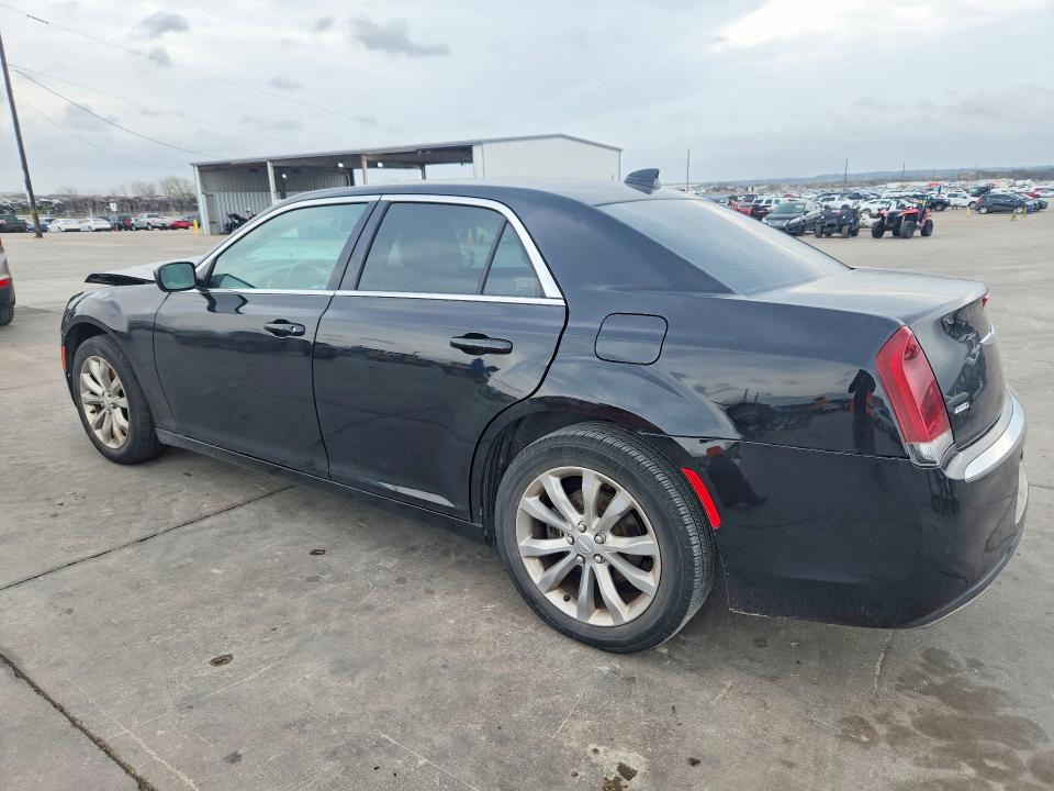 41606436 :رقم المزاد ، 2C3CCARG2JH235026 vin ، 2018 Chrysler 300 مزاد بيع