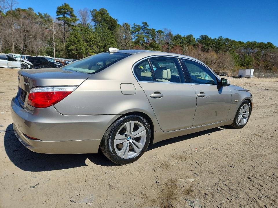 47445986 :رقم المزاد ، WBANU5C53AC460135 vin ، 2010 Bmw 528 مزاد بيع