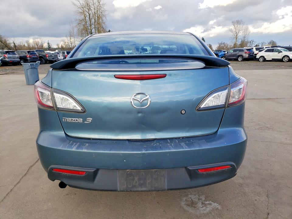 41615106 :رقم المزاد ، JM1BL1UG3B1362818 vin ، 2011 Mazda 3 مزاد بيع