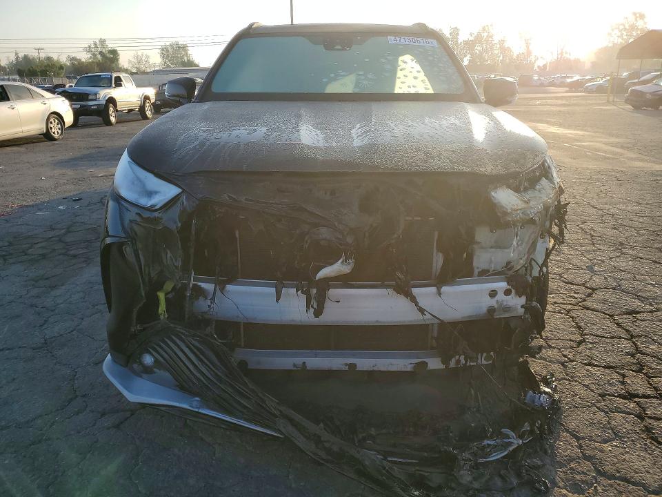 Продажа на аукционе авто 2022 Toyota Highlander, vin: 5TDLZRAH7NS133337, номер лота: 47130616