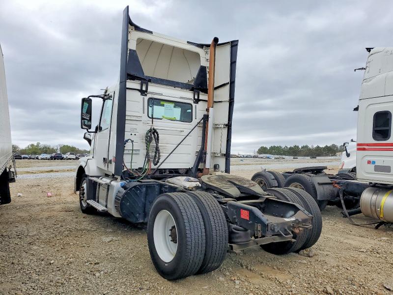 2017 Volvo Vnl მანქანა იყიდება აუქციონზე, vin: 4V4N39TGXHN988112, აუქციონის ნომერი: 46209326
