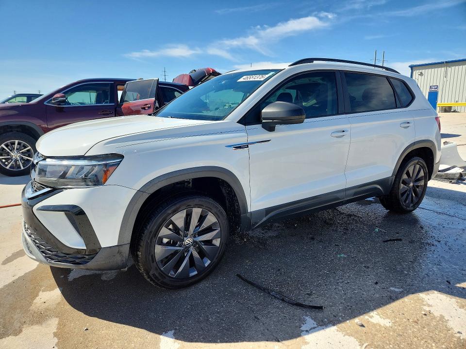 46551376 :رقم المزاد ، 3VVCX7B27NM007386 vin ، 2022 Volkswagen Taos مزاد بيع