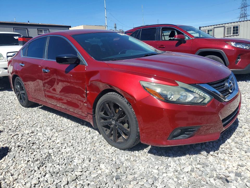 2017 Nissan Altima მანქანა იყიდება აუქციონზე, vin: 1N4AL3AP2HC296423, აუქციონის ნომერი: 46460636