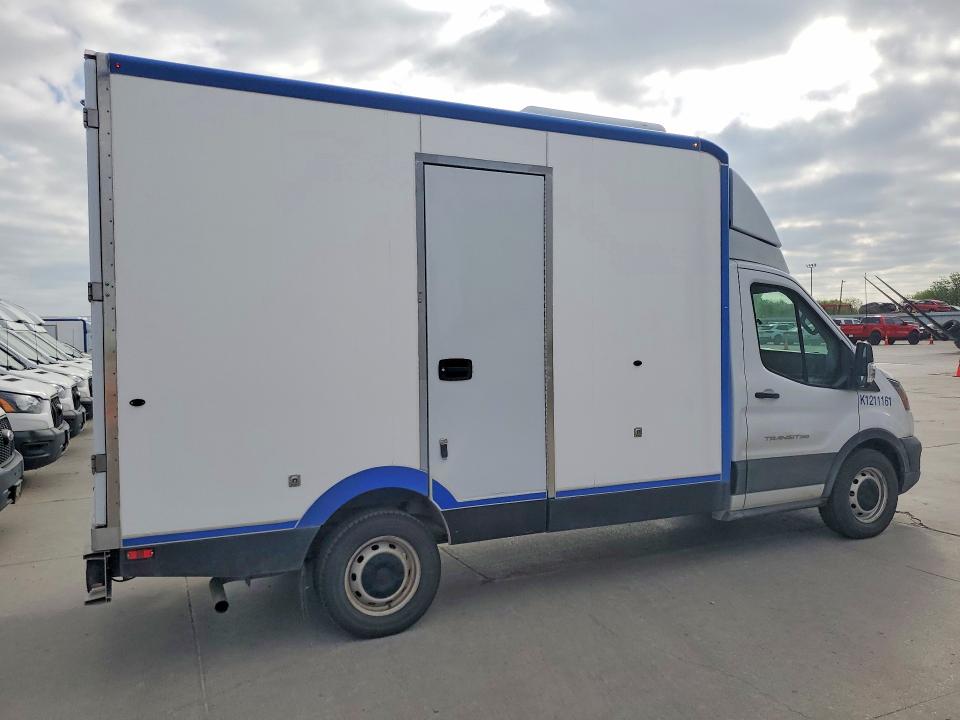 46948726 :رقم المزاد ، 1FDBW5Z8XMKA96433 vin ، 2021 Ford Transit مزاد بيع