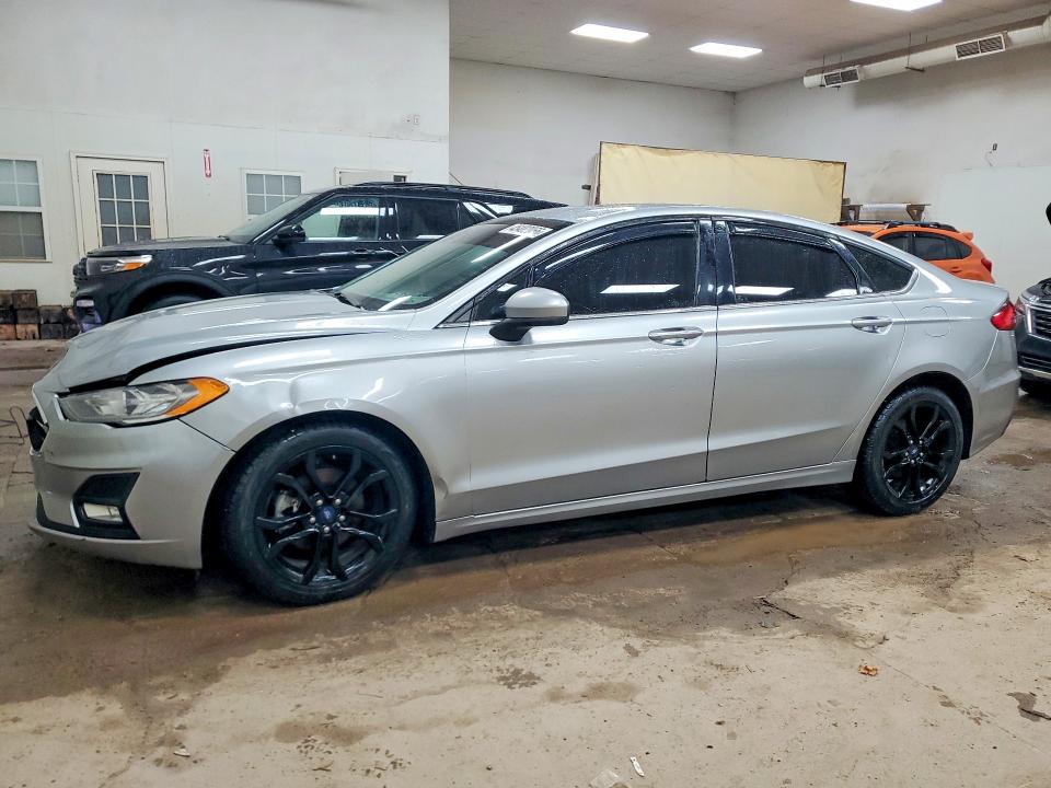 45482056 :رقم المزاد ، 3FA6P0HD9LR110892 vin ، 2020 Ford Fusion مزاد بيع