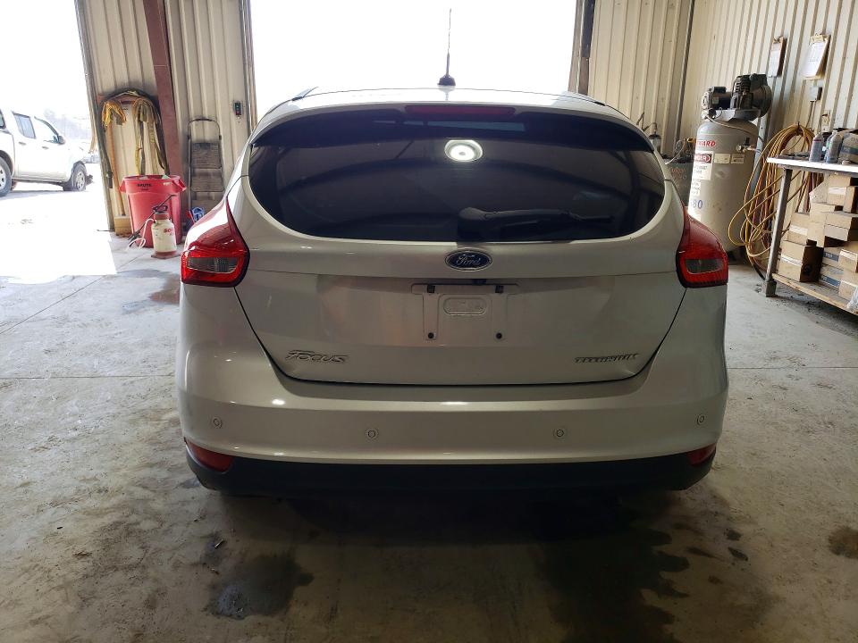 46501366 :رقم المزاد ، 1FADP3N26JL285141 vin ، 2018 Ford Focus مزاد بيع