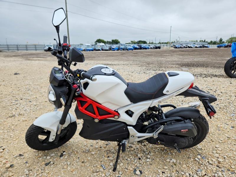 Продажа на аукционе авто 2022 Othe Yongfu Yn50qt Rocket, vin: LL0TCAPJ3NYS16321, номер лота: 45723376