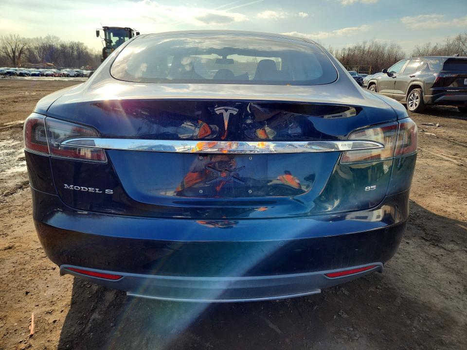 45665926 :رقم المزاد ، 5YJSA1CN4DFP26468 vin ، 2013 Tesla Model S مزاد بيع