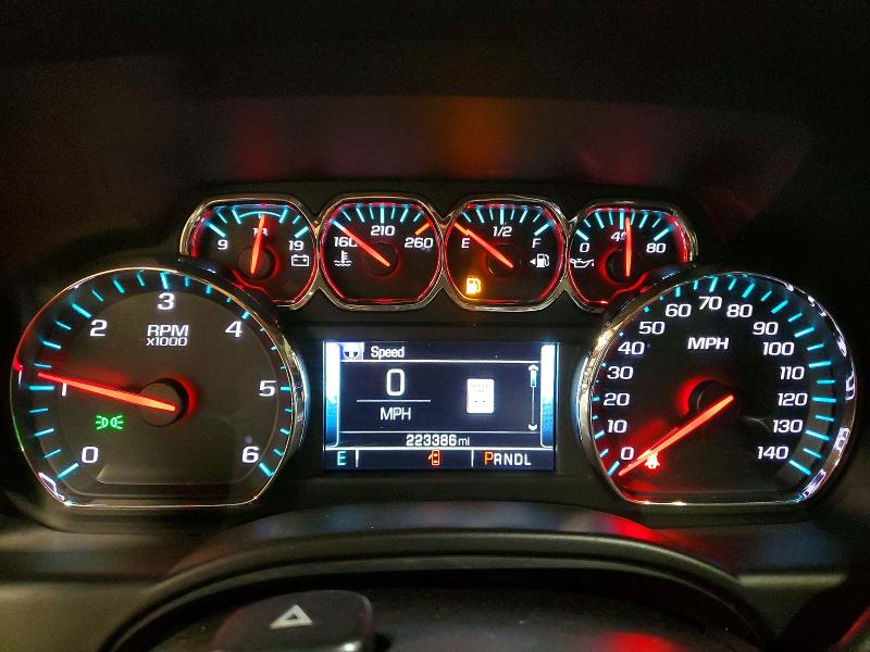 Продаж на аукціоні авто 2018 Chevrolet Suburban, vin: 1GNSKHKC6JR329752, номер лоту: 47693606